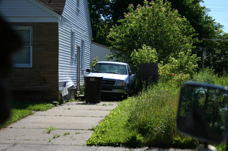 Illustration for article titled Abandoned Cars of Detroit. Pt IV